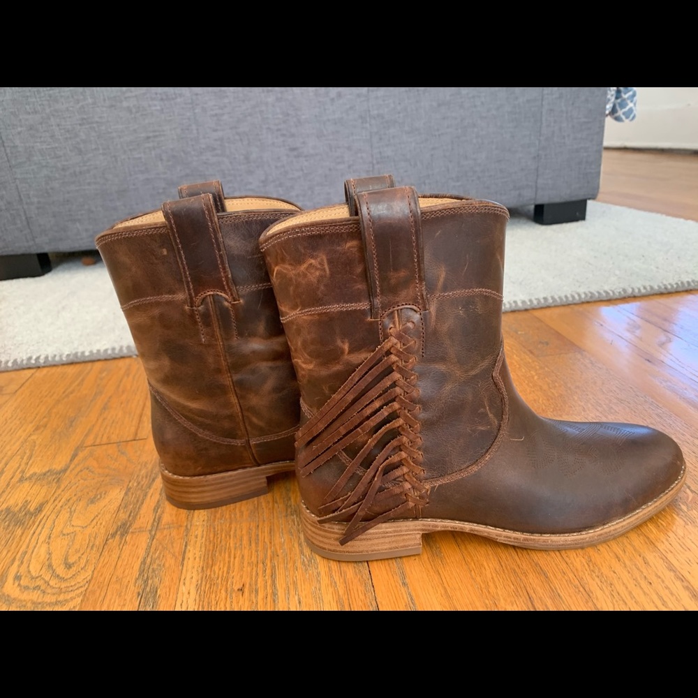 NIB Belle by Sigerson Morrison Fringe Boots
